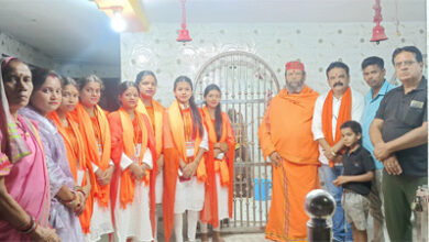 प्रांत स्तरीय शौर्य प्रशिक्षण वर्ग से लौटीं दुर्गा वाहिनी की बहनों का पेंड्रारोड स्टेशन पर भव्य स्वागत