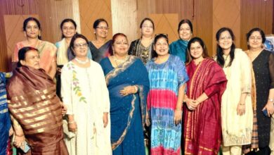 पारिवारिक मिलन समारोह में हास- परिहास के बीच पर भारी पड़ीं महिलाएं