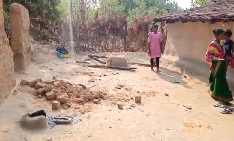 हाथी ने कुचला 2 महिलाओं को, मौत, एक ग्रामीण भी घायल हाथी ने कुचला 2 महिलाओं को, मौत, एक ग्रामीण भी घायल