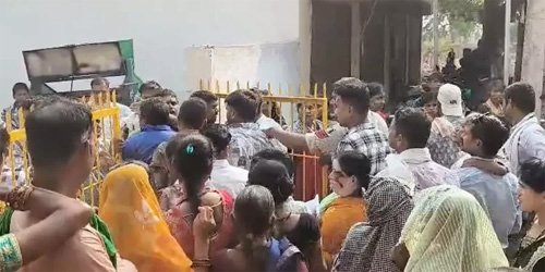 मुख्यमंत्री कन्या विवाह में अव्यवस्था, खाने को लेकर मारपीट मुख्यमंत्री कन्या विवाह में अव्यवस्था, खाने को लेकर मारपीट