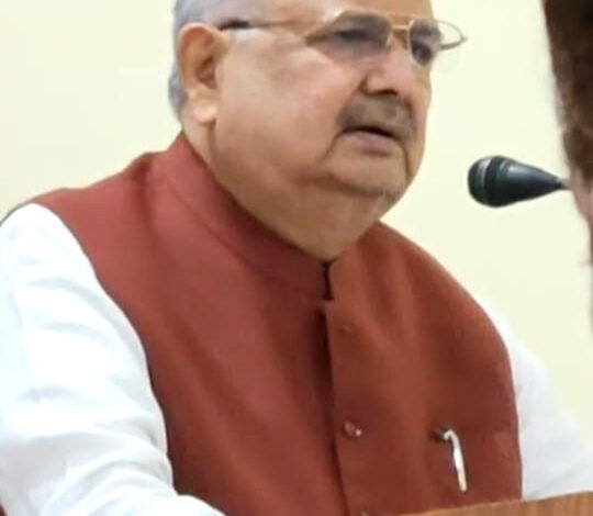 विस अध्यक्ष सिंह ने किया सावरकर जीवनी पुस्तक का विमोचन विस अध्यक्ष सिंह ने किया सावरकर जीवनी पुस्तक का विमोचन