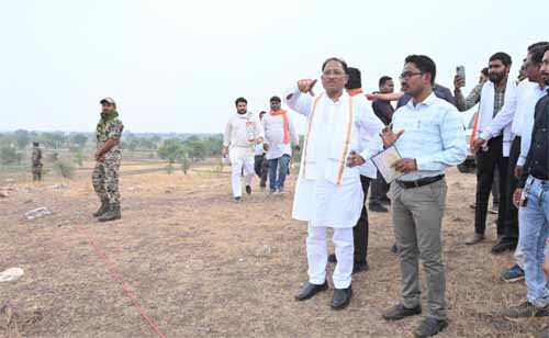 मुख्यमंत्री साय ने निर्माणाधीन सिद्धबाबा जलाशय का किया निरीक्षण मुख्यमंत्री साय ने निर्माणाधीन सिद्धबाबा जलाशय का किया निरीक्षण