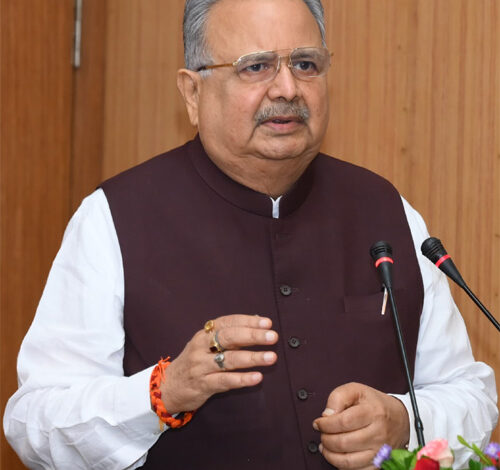 निज सचिव/ निज सहायक मंत्रीगणों व विधायकों की अपेक्षा के अनुरूप सहयोग करें – डॉ रमन निज सचिव/ निज सहायक मंत्रीगणों व विधायकों की अपेक्षा के अनुरूप सहयोग करें – डॉ रमन