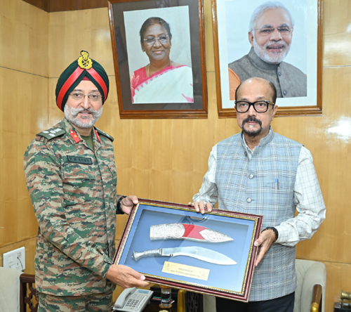 राज्यपाल डेका से छत्तीसगढ़ और ओडिशा सब एरिया कमांडर ने की भेंट राज्यपाल डेका से छत्तीसगढ़ और ओडिशा सब एरिया कमांडर ने की भेंट