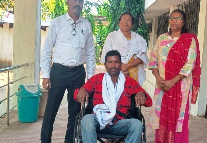 सुशासन तिहार बना मदद का माध्यम, व्हील चेयर पाकर खिले दिव्यांग रेमशन के चेहरे पर मुस्कान सुशासन तिहार बना मदद का माध्यम, व्हील चेयर पाकर खिले दिव्यांग रेमशन के चेहरे पर मुस्कान