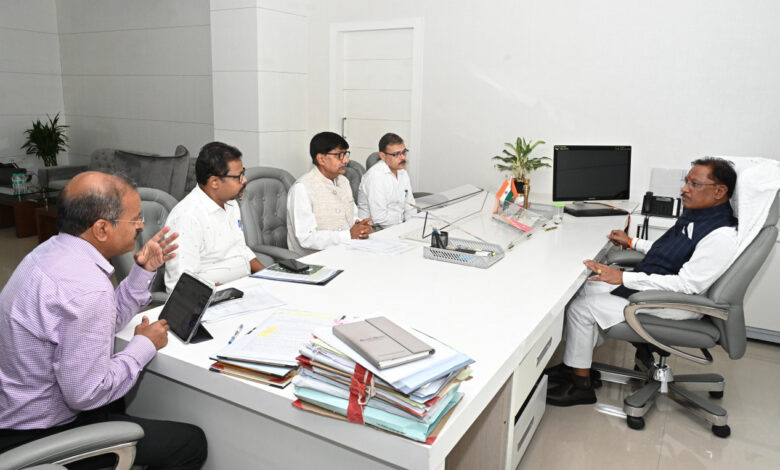 मुख्यमंत्री साय ने कर्रेगुट्टा पहाड़ी पर जारी एंटी नक्सल ऑपेरशन का अपडेट लिया मुख्यमंत्री साय ने कर्रेगुट्टा पहाड़ी पर जारी एंटी नक्सल ऑपेरशन का अपडेट लिया