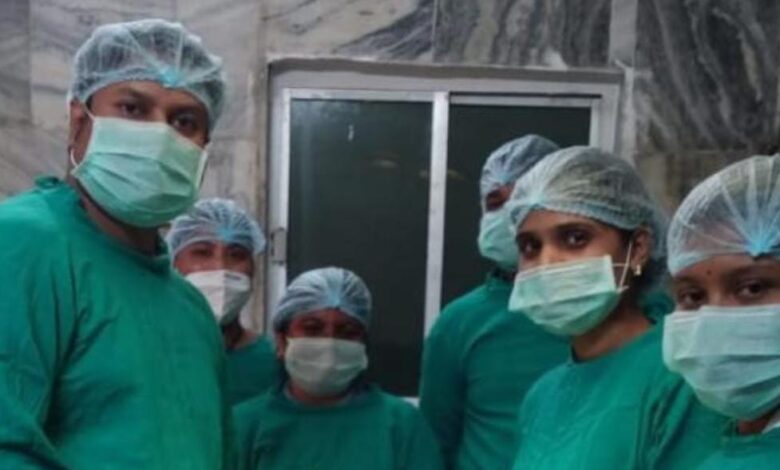 महिला के अंडाशय से निकाला गया सिस्टाडेनोमा, चिकित्सकों की टीम ने रचा सफलता का नया अध्याय महिला के अंडाशय से निकाला गया सिस्टाडेनोमा, चिकित्सकों की टीम ने रचा सफलता का नया अध्याय