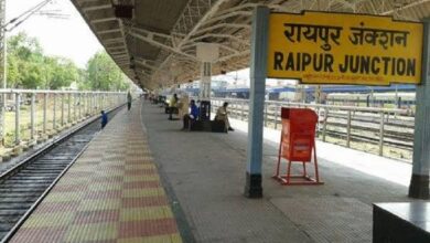 दक्षिण पूर्व मध्य रेलवे – स्टेशनों रेल परिसरों में गंदगी फैलाने वालों पर कार्रवाई के साथ जनजागरूकता