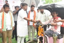 सुशासन तिहार में दिव्यांग रामूराम की समस्या पर हुई त्वरित सुनवाई