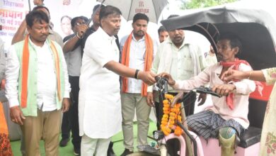 सुशासन तिहार में दिव्यांग रामूराम की समस्या पर हुई त्वरित सुनवाई