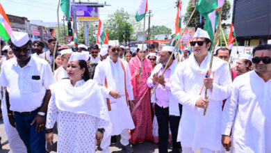 कांग्रेस ने निकाला जय हिंद तिरंगा यात्रा,हम सब आज देश और सरकार के साथ