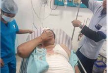 डाक्टर ने देखा प्रेमी युगल को आपत्तिजनक अवस्था में, दोनों ने कर दी पिटाई