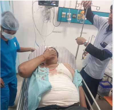 डाक्टर ने देखा प्रेमी युगल को आपत्तिजनक अवस्था में, दोनों ने कर दी पिटाई डाक्टर ने देखा प्रेमी युगल को आपत्तिजनक अवस्था में, दोनों ने कर दी पिटाई