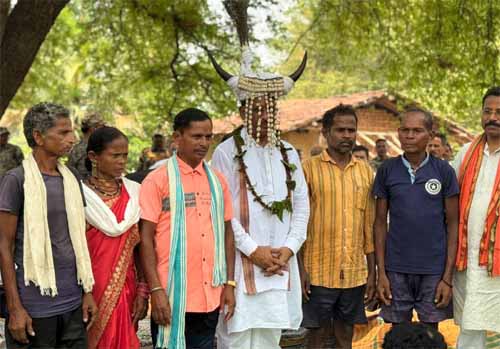 मुख्यमंत्री साय पहुंचे दंतेवाड़ा जिले के ग्राम मुलेर, छत्तीसगढ़ के अंतिम छोर पर पहुंचा सुशासन तिहार मुख्यमंत्री साय पहुंचे दंतेवाड़ा जिले के ग्राम मुलेर, छत्तीसगढ़ के अंतिम छोर पर पहुंचा सुशासन तिहार