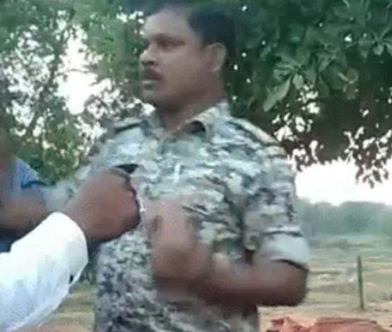 ग्रामीण के साथ मारपीट करने वाले एएसआई को कोंडागांव एसपी ने किया लाइन अटैच ग्रामीण के साथ मारपीट करने वाले एएसआई को कोंडागांव एसपी ने किया लाइन अटैच