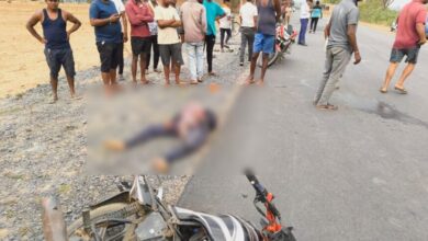 मालक वाहक ट्रक ने बाइक सवार युवक को रगड़ा, शरीर के हुई कई टुकड़े