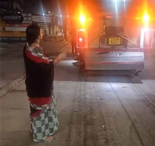 एमआईसी मेंबर गायत्री ने किया मैकेनाइज्ड स्वीपिंग कार्य का निरीक्षण एमआईसी मेंबर गायत्री ने किया मैकेनाइज्ड स्वीपिंग कार्य का निरीक्षण