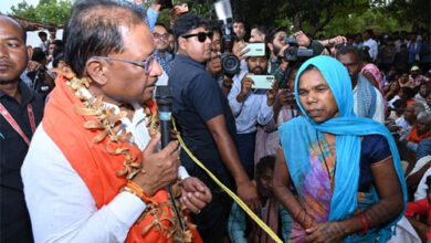 मुख्यमंत्री साय का हरगवां गांव में औचक दौरा, ग्रामीणों से किया सीधा संवाद