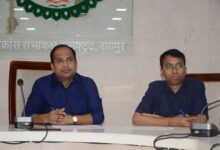 कलेक्टर ने खाद एवं बीज उठाव को लेकर अधिकारियों की ली बैठक