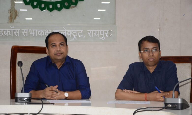 कलेक्टर ने खाद एवं बीज उठाव को लेकर अधिकारियों की ली बैठक कलेक्टर ने खाद एवं बीज उठाव को लेकर अधिकारियों की ली बैठक