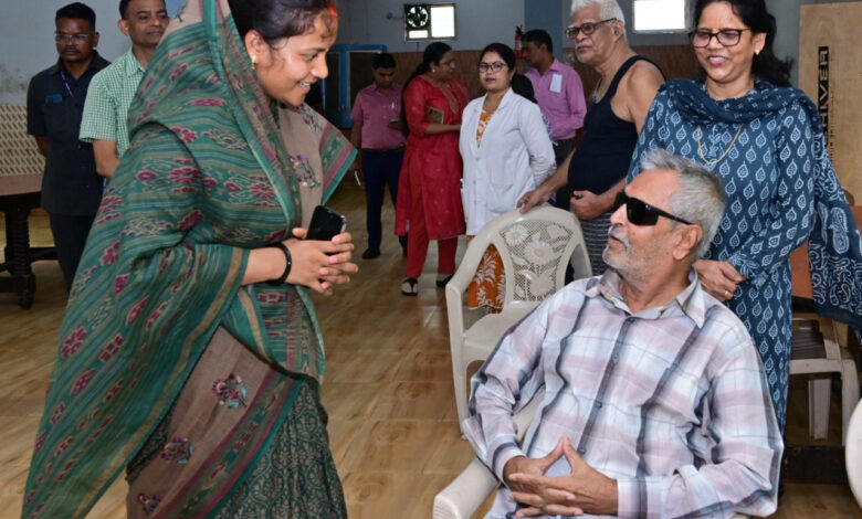 बुजुर्गों के सम्मान और कल्याण के लिए साय सरकार है प्रतिबद्ध – मंत्री राजवाड़े बुजुर्गों के सम्मान और कल्याण के लिए साय सरकार है प्रतिबद्ध – मंत्री राजवाड़े