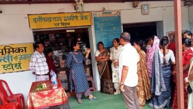 बैंक सखी लता पांडे की मेहनत और नवाचार की मिशन संचालक ने की सराहना