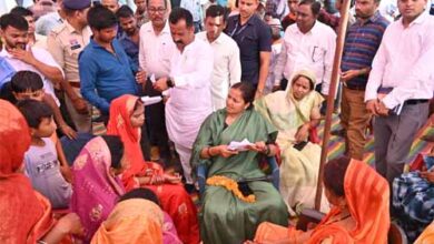 मंत्री राजवाड़े ने सुनी आमजन की समस्याएंं, लापरवाह अधिकारियों को लगाई फटकार