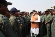 ऑपरेशन सिंदूर की सफलता के बाद पीएम मोदी ने सेना के जवानों से की मुलाकात