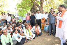 मुख्यमंत्री साय का हेलिकॉप्टर कोरिया जिले के छिंदिया गांव में उतरा