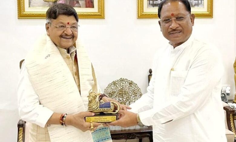 सीएम साय से एमपी के कैबिनेट मंत्री कैलाश विजयवर्गीय ने की सौजन्य मुलाकात सीएम साय से एमपी के कैबिनेट मंत्री कैलाश विजयवर्गीय ने की सौजन्य मुलाकात