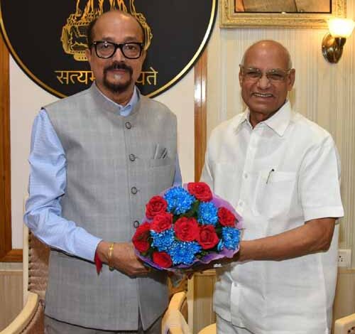 राज्यपाल डेका से पूर्व राज्यपाल बैस ने की भेंट राज्यपाल डेका से पूर्व राज्यपाल बैस ने की भेंट