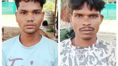 नक्सलियाें द्वारा लगाये गये एक कुकर आईईडी सहित दाे नक्सली गिरफ्तार