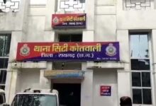 खुद को सिम्स का डॉक्टर बताकर एक ही घर का 3 लोगों से किया सौदा