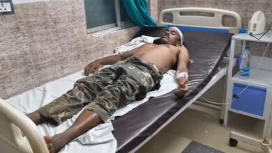 सर्चिंग से वापस लौट रहे दो जवान बिजली तार की चपेट में आए, एक की हालत गंभीर