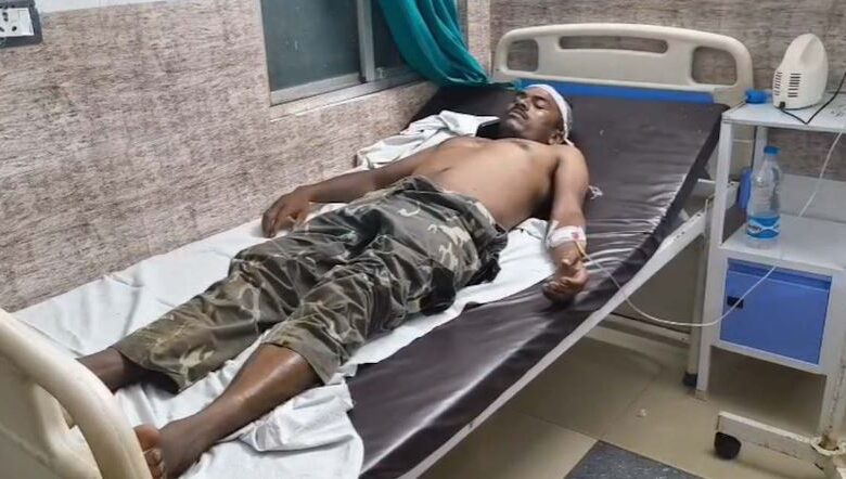 सर्चिंग से वापस लौट रहे दो जवान बिजली तार की चपेट में आए, एक की हालत गंभीर सर्चिंग से वापस लौट रहे दो जवान बिजली तार की चपेट में आए, एक की हालत गंभीर