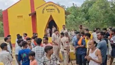 हनुमान मंदिर को तोड़ने पर गांव में तनाव, बजरंग दल ने किया हंगामा