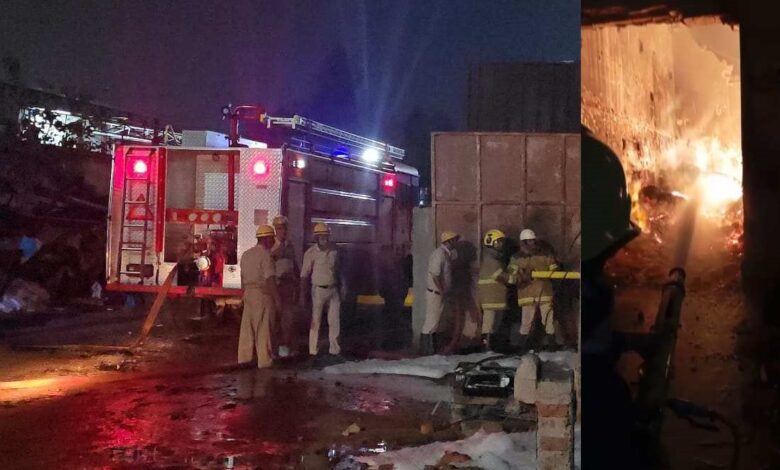 इंडस्ट्रियल एरिया में लगी आग से इलाके में मचा हड़कंप इंडस्ट्रियल एरिया में लगी आग से इलाके में मचा हड़कंप