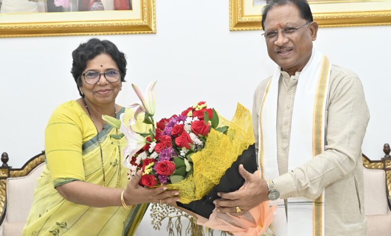 मुख्यमंत्री साय से राष्ट्रीय महिला आयोग की अध्यक्ष ने की सौजन्य मुलाकात मुख्यमंत्री साय से राष्ट्रीय महिला आयोग की अध्यक्ष ने की सौजन्य मुलाकात