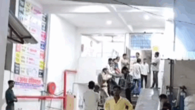 डॉक्टरों की लापरवाही से युवक की मौत पर परिजनों ने किया हंगामा, अस्पताल सील