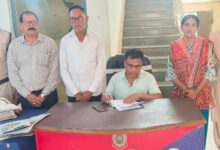 सरकारी नौकरी के नाम पर ठगी, पीड़ित और ठग के खिलाफ कार्रवाई