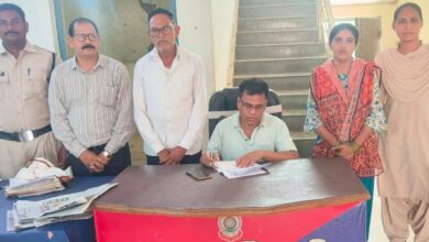 सरकारी नौकरी के नाम पर ठगी, पीड़ित और ठग के खिलाफ कार्रवाई