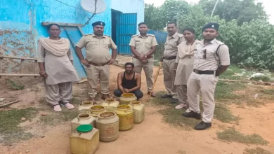 अवैध शराब पर कार्यवाई करने गई टीम से भाजपा पार्षद और कार्यकर्ताओं ने की धमकी मुक्की