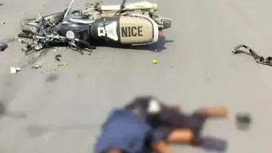 तेज रफ़्तार गाड़ी ने बाइक सवार को ठोका, एक की मौत