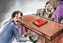 रिश्वत लेते लोकनिर्माण विभाग का ई ई पकड़ाया