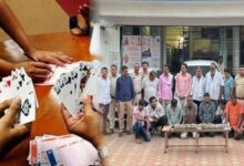 फार्म हाउस में पुलिस ने मारी रेड 14 जुआरियों को किया गिरफ्तार, 3 लाख कैश सहित, 17 मोबाइल फोन और 5 कारें जप्त