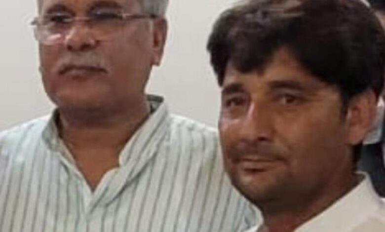 पूर्व सीएम बघेल सहित अन्य नेताओं के साथ हसन की फोटो, फ्रेंड लिस्ट में कई पुलिस अधिकारी, पढ़े पूरी रिपोर्ट पूर्व सीएम बघेल सहित अन्य नेताओं के साथ हसन की फोटो, फ्रेंड लिस्ट में कई पुलिस अधिकारी, पढ़े पूरी रिपोर्ट