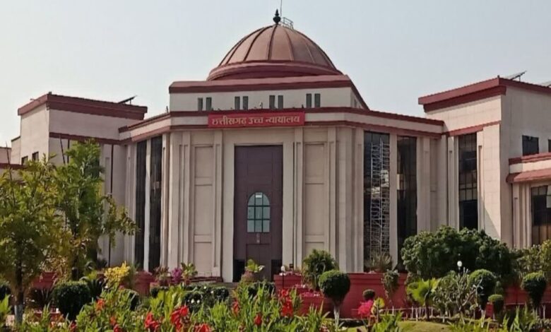 रेत माफियाओं पर हाईकोर्ट सख्त, सरकार से पूछे सवाल रेत माफियाओं पर हाईकोर्ट सख्त, सरकार से पूछे सवाल