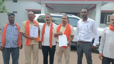अनैतिक काम की शिकायत,7 परिवारों का हुक्का पानी बंद
