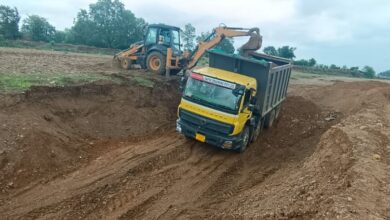 घुघरी खुर्द का सरपंच करवा रहा सकरी नदी पर रेत का अवैध खनन