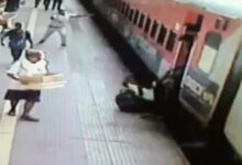 कांस्टेबल ने बचाई यात्री की जान, देवदूत बनकर आया
